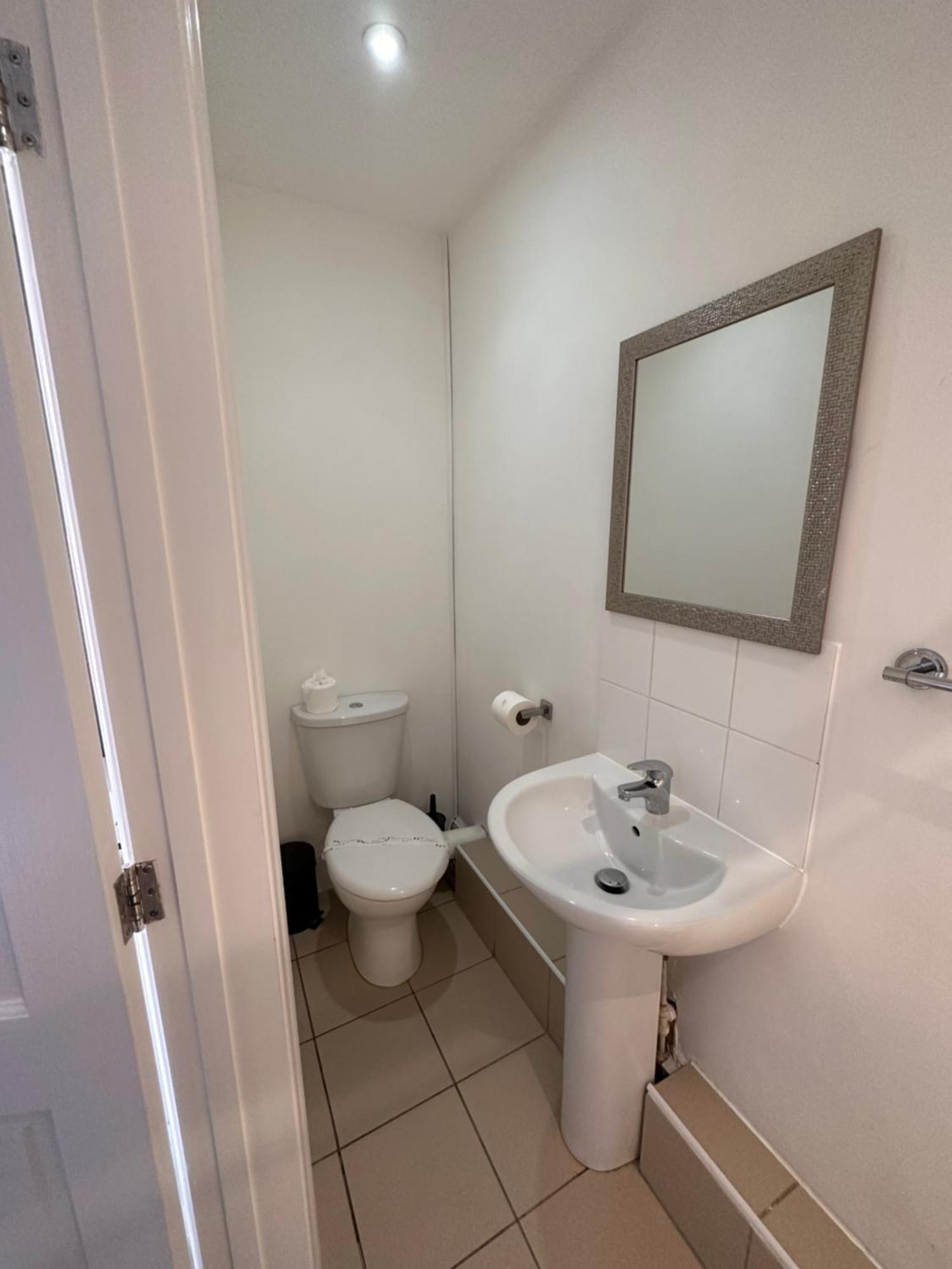 Bed and Breakfast The Six Bells Рочестер Экстерьер фото